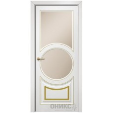 Межкомнатная дверь Оникс Софья Эмаль белая МДФ патина золото со стеклом